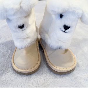 GAP Toddler Fuzzy Bear Boots Size 5